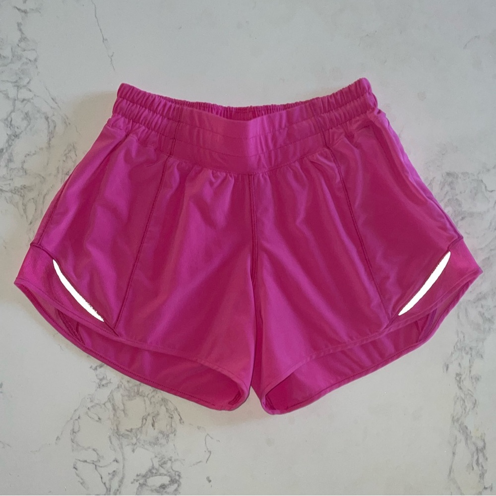 LULULEMON SONIC PINK HOTTIE HOT SHORTS